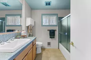 12737 NE Cedarbrook Rd, Aurora, OR 97002 - Photo 15