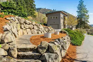 591 NE Grandview Blvd, White Salmon, WA 98672 - Photo 29