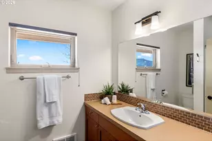 591 NE Grandview Blvd, White Salmon, WA 98672 - Photo 19