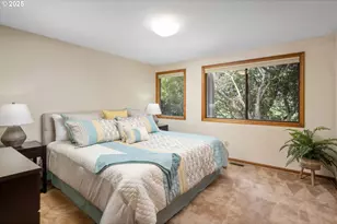 863 Fairway View Dr, Eugene, OR 97401 - Photo 23