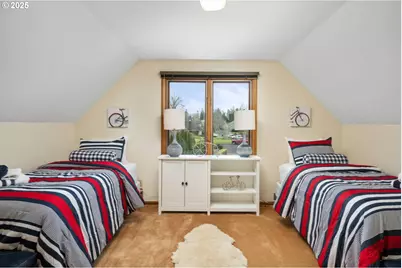 863 Fairway View Dr, Eugene, OR 97401 - Photo 31