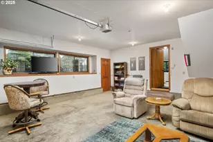 863 Fairway View Dr, Eugene, OR 97401 - Photo 27