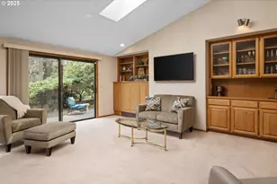 863 Fairway View Dr, Eugene, OR 97401 - Photo 15