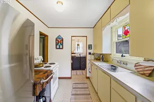 1822 SE 2nd St, Lincoln City, OR 97367 - Photo 11