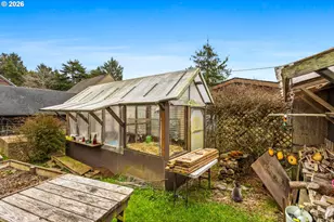 1822 SE 2nd St, Lincoln City, OR 97367 - Photo 27