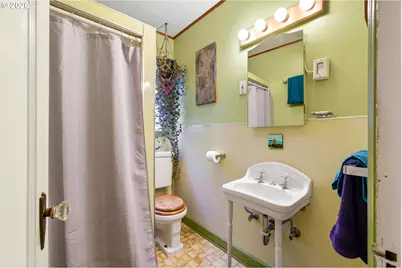 1822 SE 2nd St, Lincoln City, OR 97367 - Photo 17