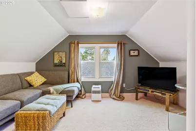 1822 SE 2nd St, Lincoln City, OR 97367 - Photo 19