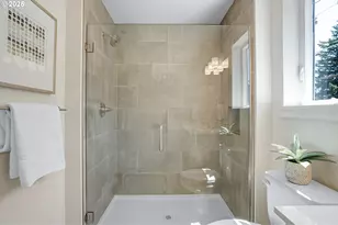 15145 E Burnside St, Portland, OR 97233 - Photo 19