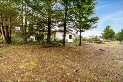 3318 NE Coos St, Newport, OR 97365 - Photo 25