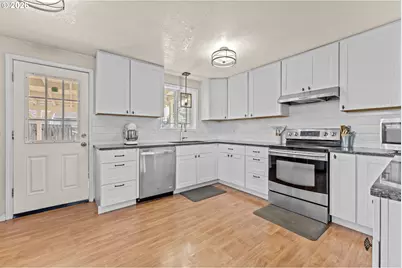 402 Clover St, Aumsville, OR 97325 - Photo 9