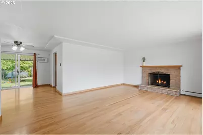 13657 SE Sherman Dr, Portland, OR 97233 - Photo 7