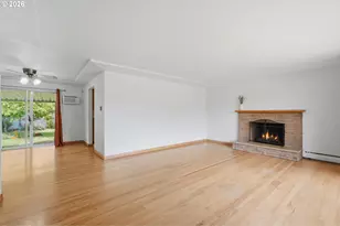 13657 SE Sherman Dr, Portland, OR 97233 - Photo 7