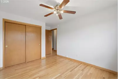 13657 SE Sherman Dr, Portland, OR 97233 - Photo 23
