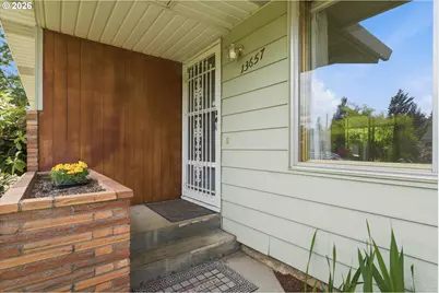 13657 SE Sherman Dr, Portland, OR 97233 - Photo 5