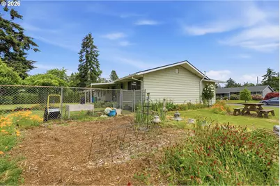 13657 SE Sherman Dr, Portland, OR 97233 - Photo 37