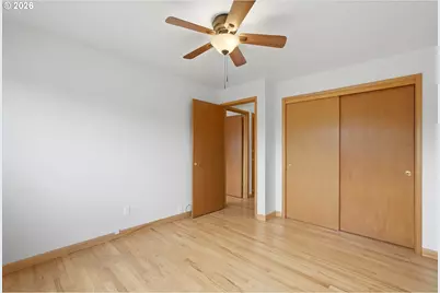 13657 SE Sherman Dr, Portland, OR 97233 - Photo 25