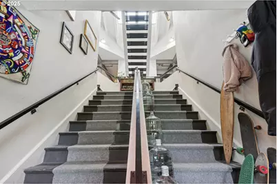 821 NW 16th Ave, Portland, OR 97209 - Photo 31