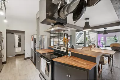 821 NW 16th Ave, Portland, OR 97209 - Photo 27