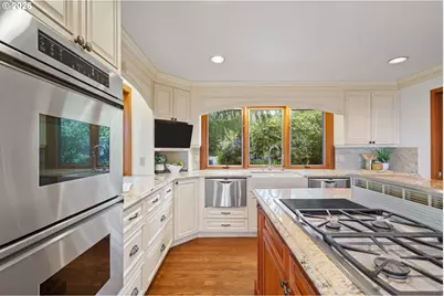 2495 Palisades Crest Dr, Lake Oswego, OR 97034 - Photo 21