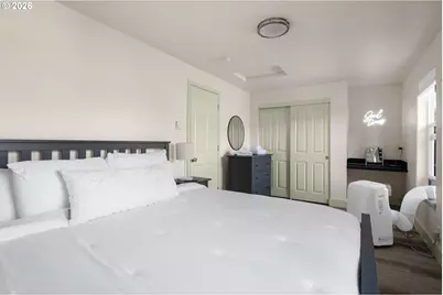 1733 Mill Aly, Eugene, OR 97401 - Photo 13