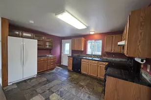406 W Greenwood St, Enterprise, OR 97828 - Photo 3
