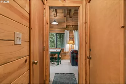 28320 E Road 20, Rhododendron, OR 97049 - Photo 11