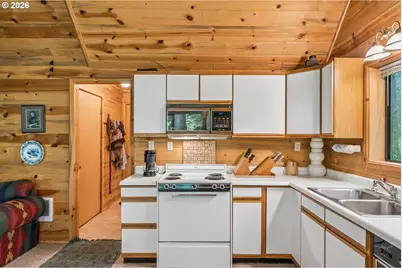 28320 E Road 20, Rhododendron, OR 97049 - Photo 21