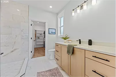 407 S 1st St, Silverton, OR 97381 - Photo 9