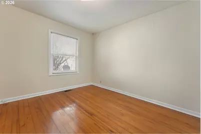 710 NE 110th Ave, Portland, OR 97220 - Photo 15