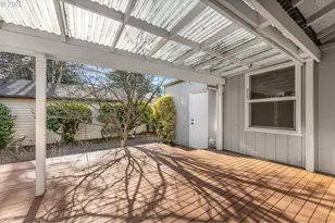 710 NE 110th Ave, Portland, OR 97220 - Photo 17