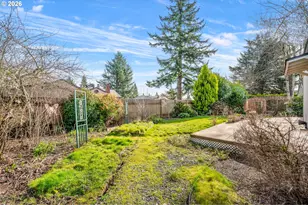 710 NE 110th Ave, Portland, OR 97220 - Photo 23