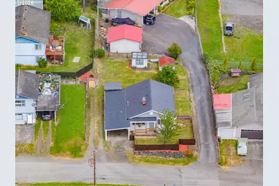 1543 19th St, Myrtle Point, OR 97458 - Photo 9