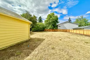 13545 SE Division St, Portland, OR 97236 - Photo 21