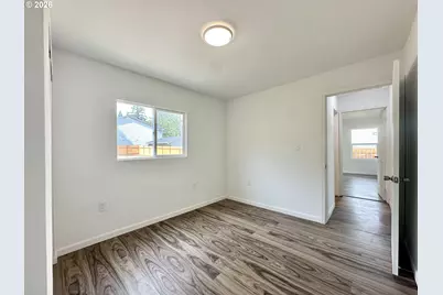 13545 SE Division St, Portland, OR 97236 - Photo 17