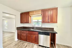 13545 SE Division St, Portland, OR 97236 - Photo 3