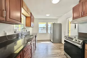 13545 SE Division St, Portland, OR 97236 - Photo 5