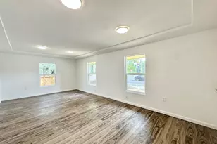 13545 SE Division St, Portland, OR 97236 - Photo 7