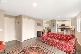 10037 N Polk Ave, Portland, OR 97203 - Photo 21