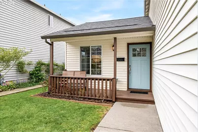 10037 N Polk Ave, Portland, OR 97203 - Photo 5