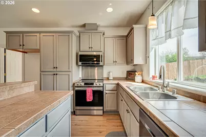 329 S Spruce Ave, Yacolt, WA 98675 - Photo 11