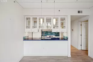 1132 SW 19th Ave, Portland, OR 97205 - Photo 13