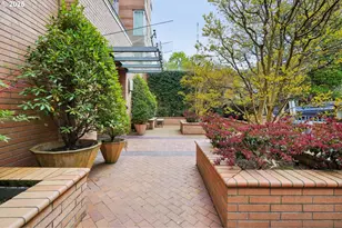 1132 SW 19th Ave, Portland, OR 97205 - Photo 31