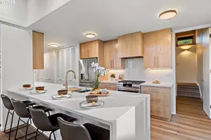 925 Holiday Ct S, Salem, OR 97302 - Photo 19