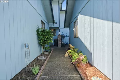 3335 Jackson St #10, Albany, OR 97322 - Photo 3