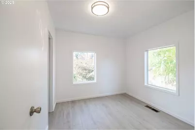 1385 Waller St, Salem, OR 97302 - Photo 11