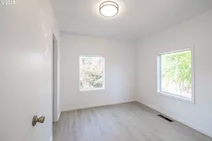 1385 Waller St, Salem, OR 97302 - Photo 11