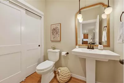 2031 E 9th St, La Center, WA 98629 - Photo 9