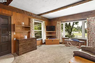 8730 Old Hwy 99, Roseburg, OR 97470 - Photo 5