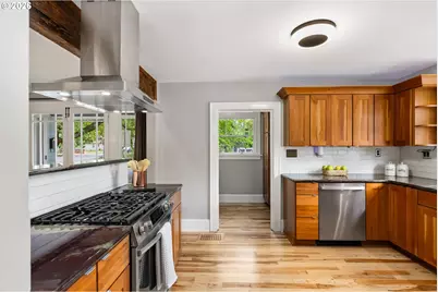 9210 N Allegheny Ave, Portland, OR 97203 - Photo 15
