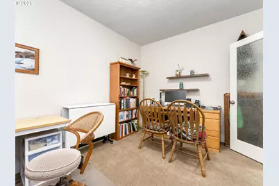 1336 NW Oakmont Ct, McMinnville, OR 97128 - Photo 9